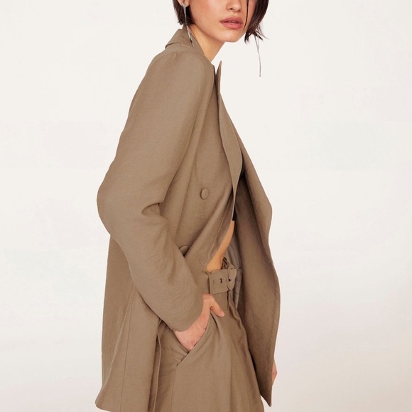 Jacket + Pant Suit. Oversized double breasted blazer w/ wide legged belted pants - Picture 2 of 8